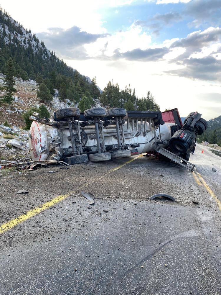 Devrilen tanker nedeniyle kapanan Konya - Antalya yolu açıldı 1